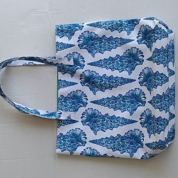 Lilly Pulitzer For Estee Lauder Beach Tote Seashell  Print. - Picture 4 of 8